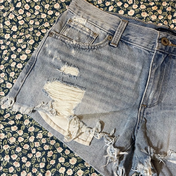 Lucky Brand Cut Off Shorts Distressed - Picture 5 of 9